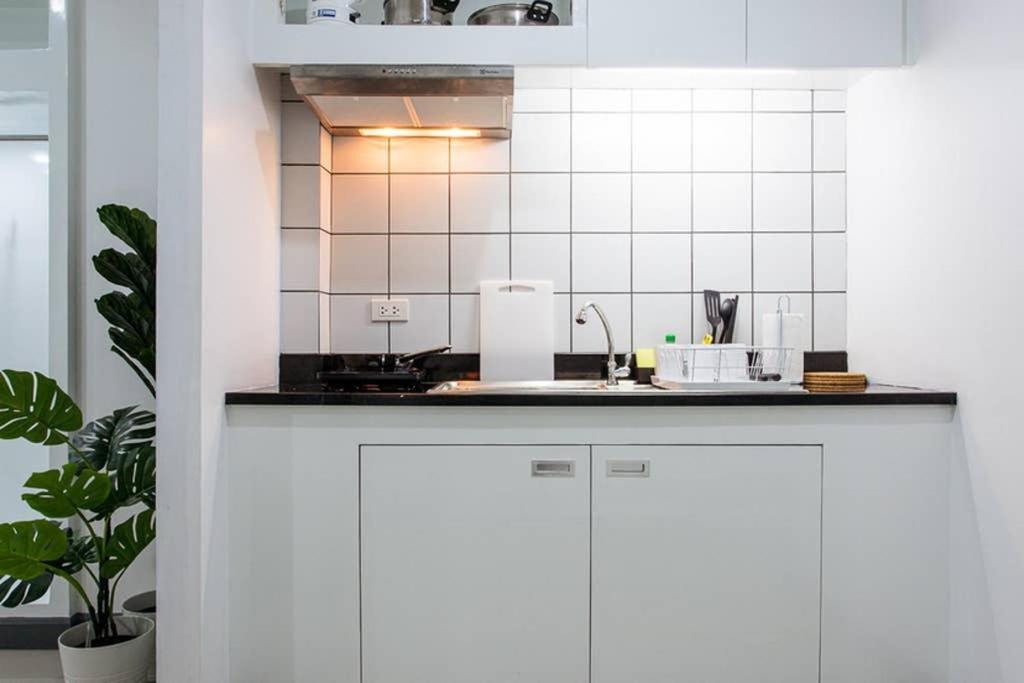 Апартаменты P4 Silom Large 2Beds Full Kitchen Wifi 4-6Pax Бангкок Экстерьер фото