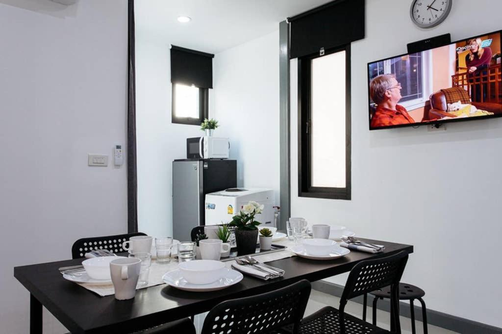 Апартаменты P4 Silom Large 2Beds Full Kitchen Wifi 4-6Pax Бангкок Экстерьер фото